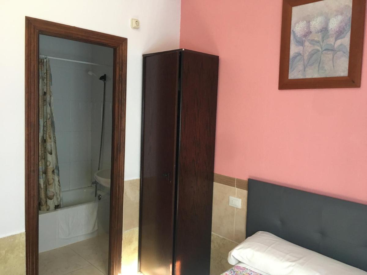 فندق Hostal O Labrador O Hospital المظهر الخارجي الصورة