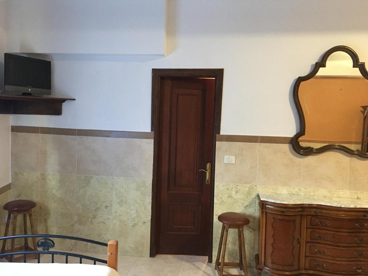 فندق Hostal O Labrador O Hospital المظهر الخارجي الصورة
