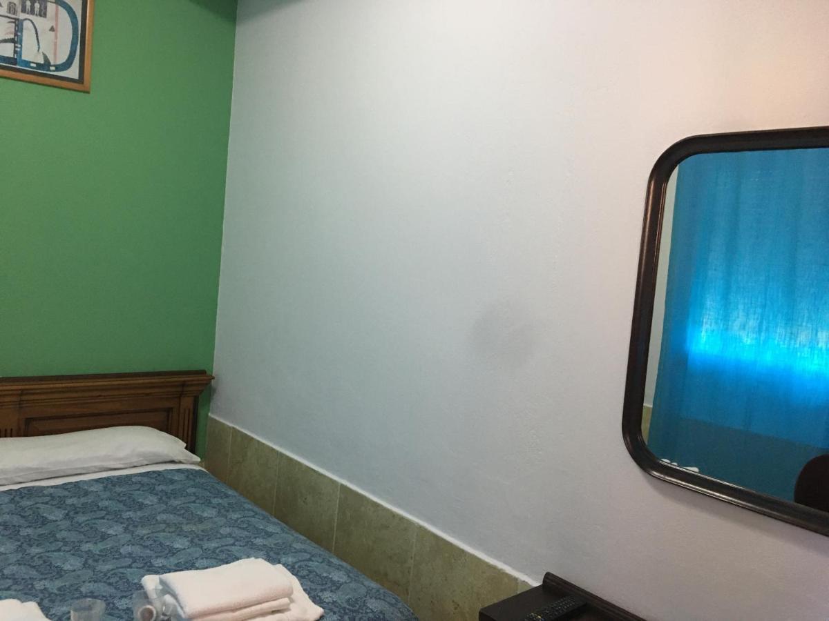 فندق Hostal O Labrador O Hospital المظهر الخارجي الصورة